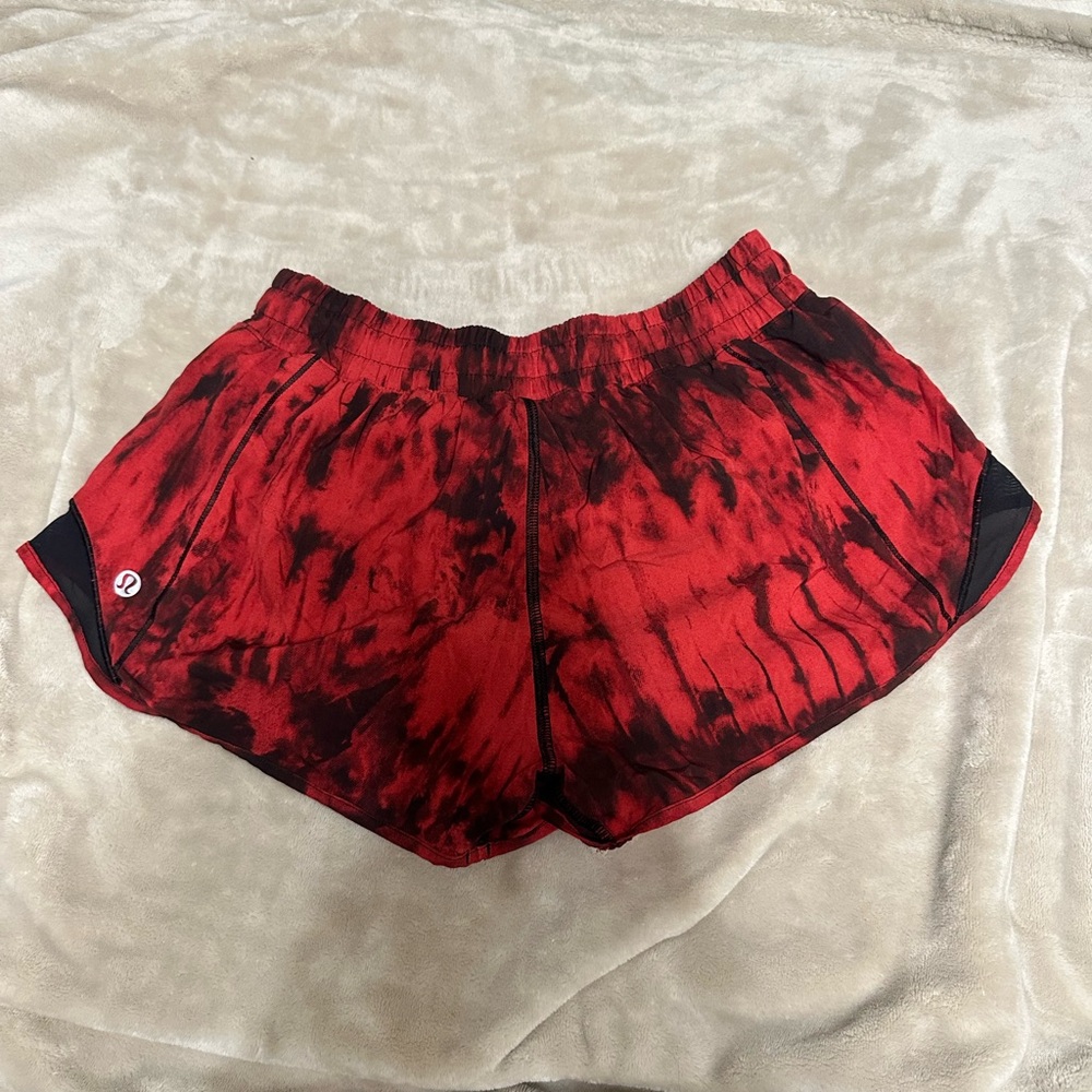 Lululemon Athletica Red and Black HOTTIE HOT 2.5 inch inseam Athletic Shorts